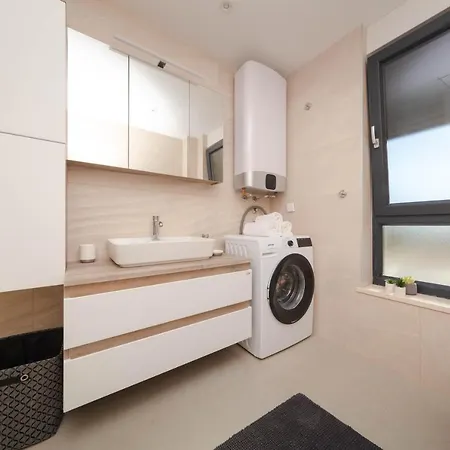 Apartment - Indigo Banjole