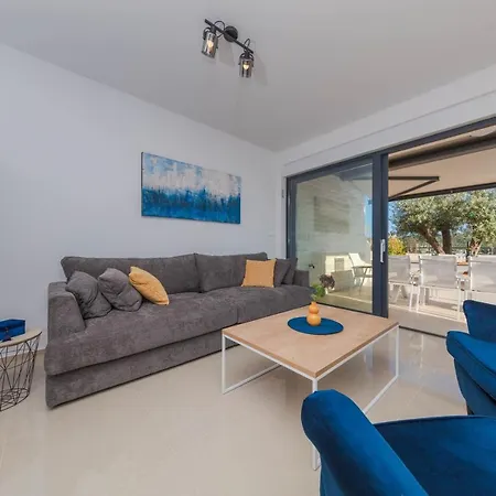 Apartment - Indigo *