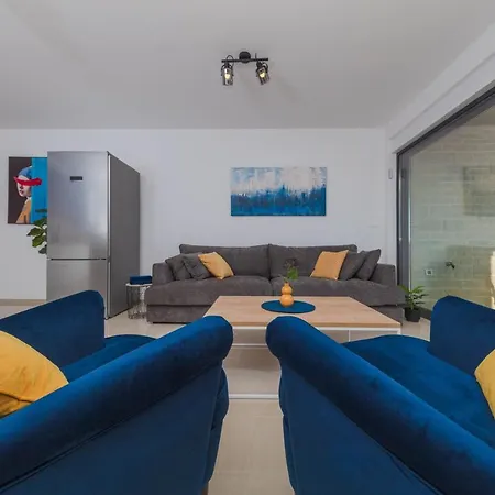 Apartment - Indigo *