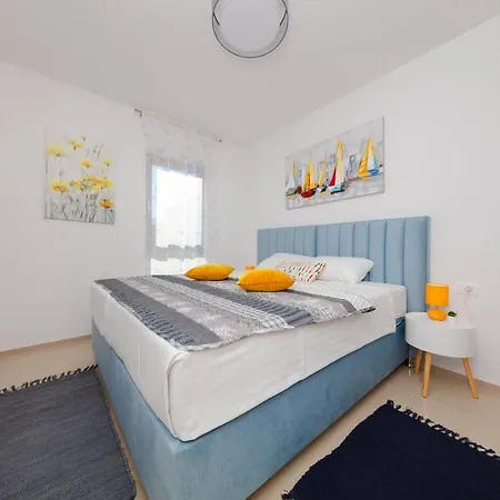 Apartment - Indigo *