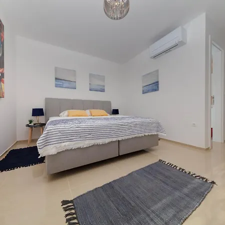 Apartment - Indigo Banjole
