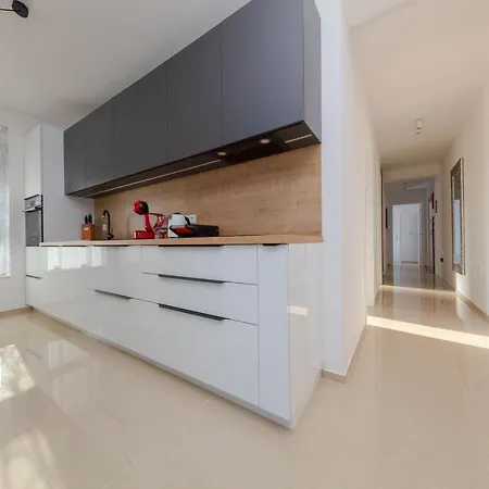 Apartment - Indigo Banjole